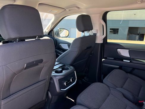Used 2025 Ford Expedition Active AWD/4WD image 20