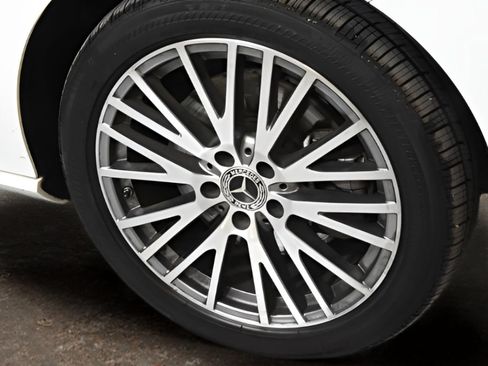 Used 2025 Mercedes-Benz CLA 250 image 6