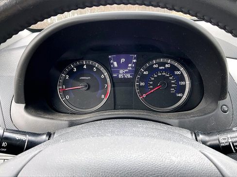 Used 2012 Hyundai Accent SE image 17