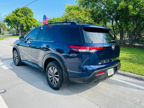 Used 2022 Nissan Pathfinder SV FWD image 3
