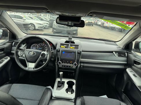 Used 2012 Toyota Camry SE w/ Convenience Pkg FWD image 13
