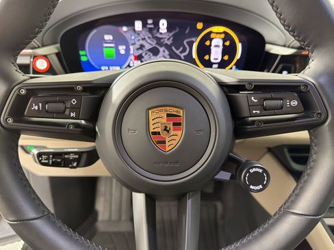 Used 2025 Porsche Macan 4 Electric image 26