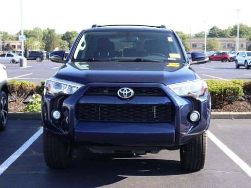 Used 2019 Toyota 4Runner SR5 Premium AWD/4WD image 2