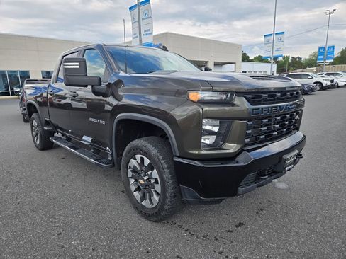 Used 2022 Chevrolet Silverado 2500 Custom w/ Custom Convenience Package AWD/4WD image 3