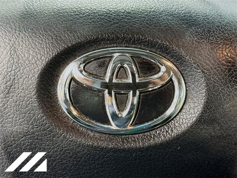 Used 2012 Toyota Camry XLE image 32