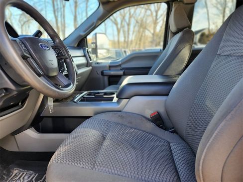 Used 2022 Ford F250 XLT w/ XLT Premium Package image 17
