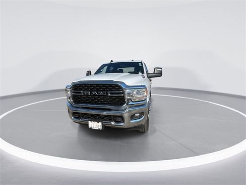 Used 2024 RAM 3500 Big Horn image 3