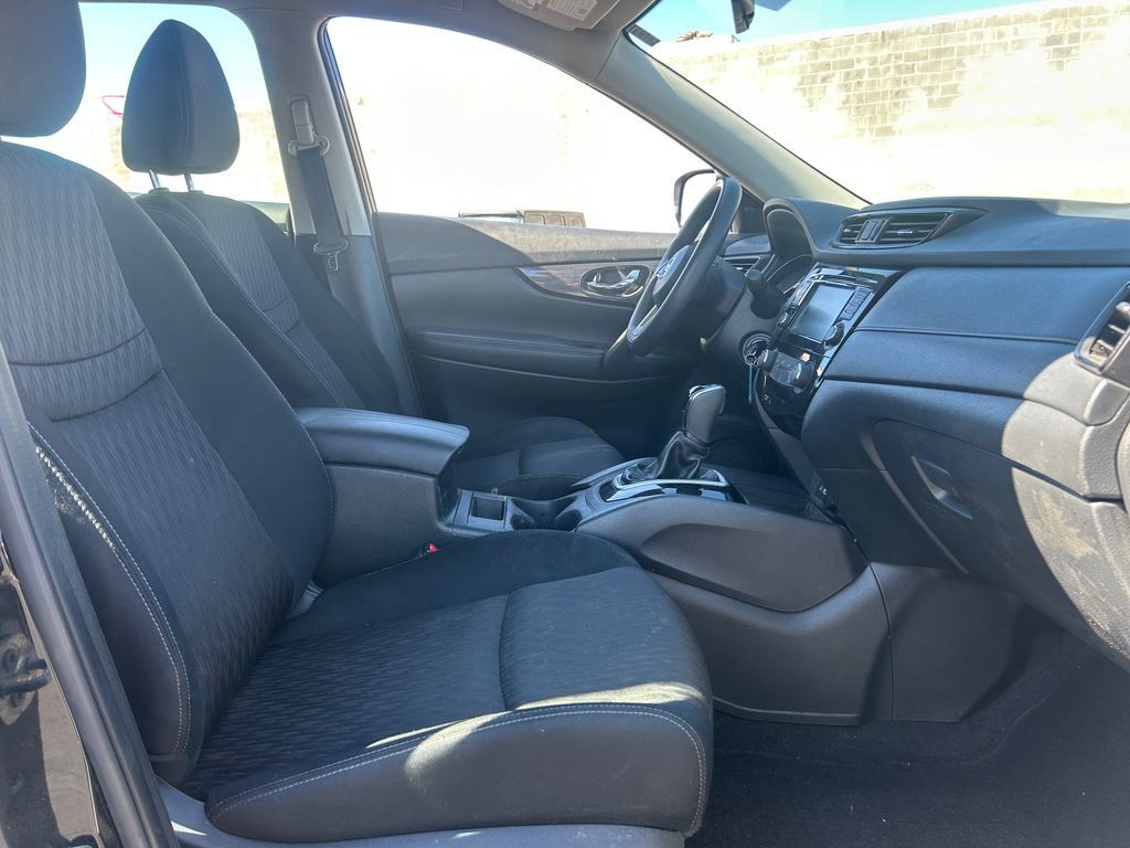 Used 2018 Nissan Rogue S FWD image 29
