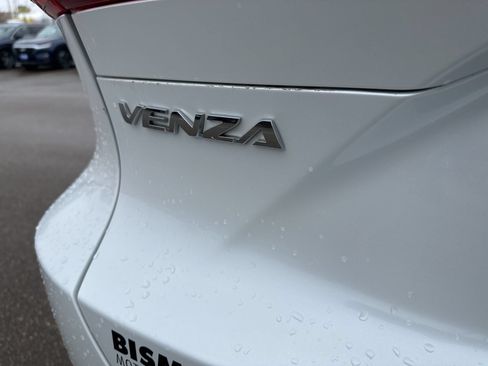 Used 2023 Toyota Venza XLE AWD/4WD image 7