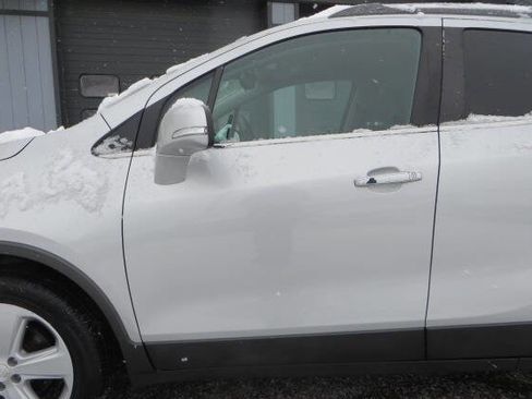 Used 2016 Buick Encore FWD image 27