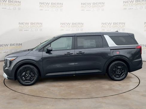 New 2026 Kia Carnival FWD image 2