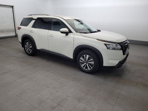 Used 2022 Nissan Pathfinder SL w/ SL Black Package AWD/4WD image 11