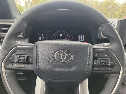 New 2026 Toyota 4Runner SR5 AWD/4WD image 22
