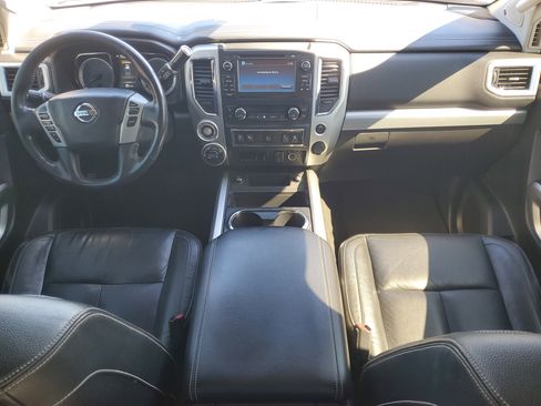Used 2018 Nissan Titan PRO-4X w/ Pro-4x Convenience Package image 17