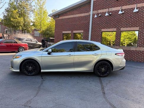 Used 2018 Toyota Camry LE FWD image 5