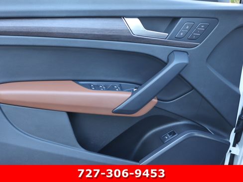 Used 2022 Audi Q5 2.0T Premium w/ Convenience Package AWD/4WD image 11