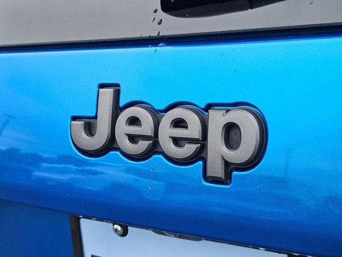 Used 2020 Jeep Cherokee Trailhawk w/ Cold Weather Group AWD/4WD image 26