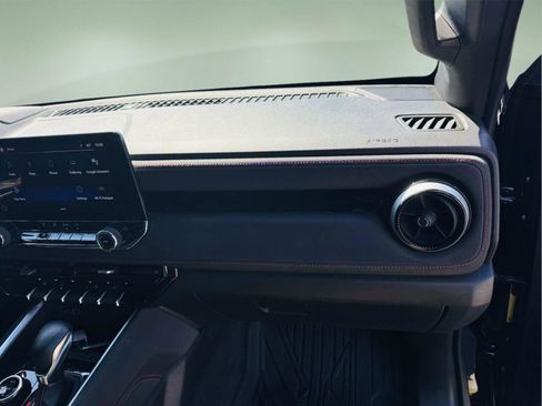 Used 2023 Chevrolet Colorado Z71 image 23