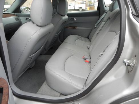 Used 2006 Buick LaCrosse CXL w/ Driver Confidence Package FWD image 30