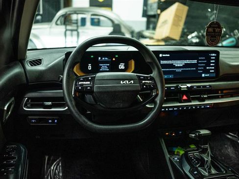Used 2025 Kia K4 LX image 14