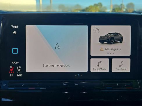 Used 2024 Volkswagen Atlas SE image 17