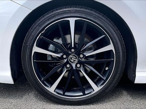 Used 2018 Toyota Camry XSE FWD image 7