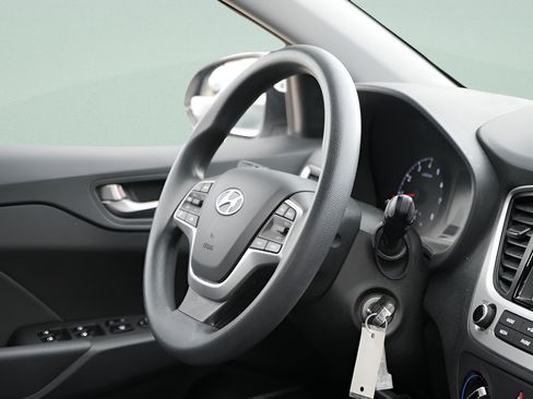 Used 2019 Hyundai Accent SEL FWD image 12