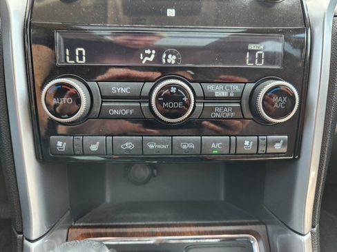 Used 2019 Subaru Ascent Touring AWD/4WD image 29
