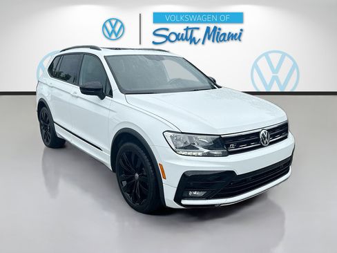 Certified 2021 Volkswagen Tiguan SE R-Line FWD image 1
