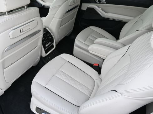 Certified 2025 BMW X7 xDrive40i w/ Executive Package image 13