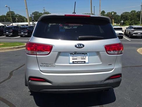 Used 2018 Kia Sorento L FWD image 4
