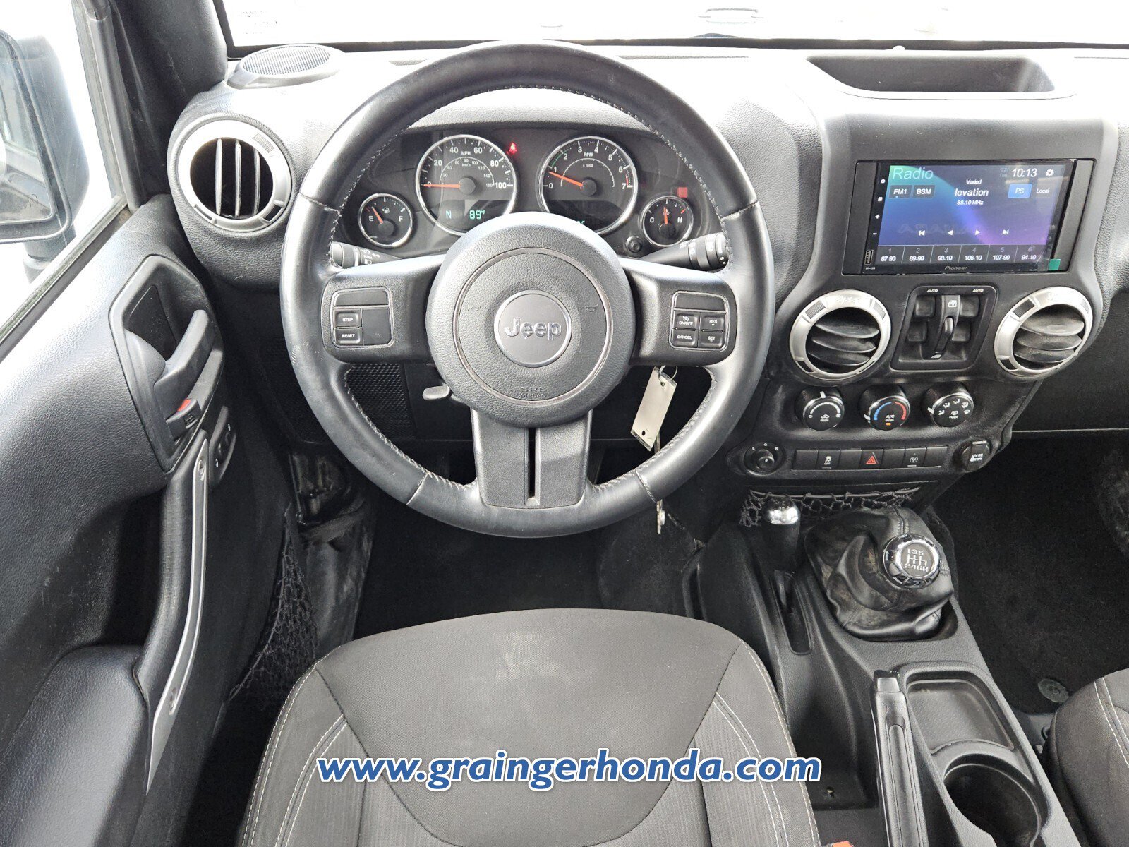 Used 2017 Jeep Wrangler Unlimited Sahara w/ Dual Top Group AWD/4WD image 12