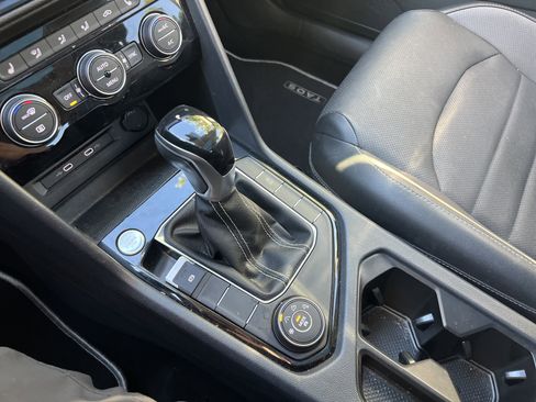 Certified 2023 Volkswagen Taos SEL AWD/4WD image 24