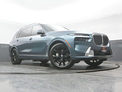 Used 2023 BMW X7 xDrive40i w/ Premium Package image 32