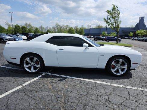 Used 2018 Dodge Challenger R/T w/ Sound Group image 19