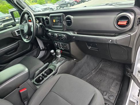 Used 2022 Jeep Gladiator Sport AWD/4WD image 28