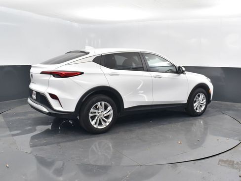 Used 2025 Buick Envista Preferred image 3