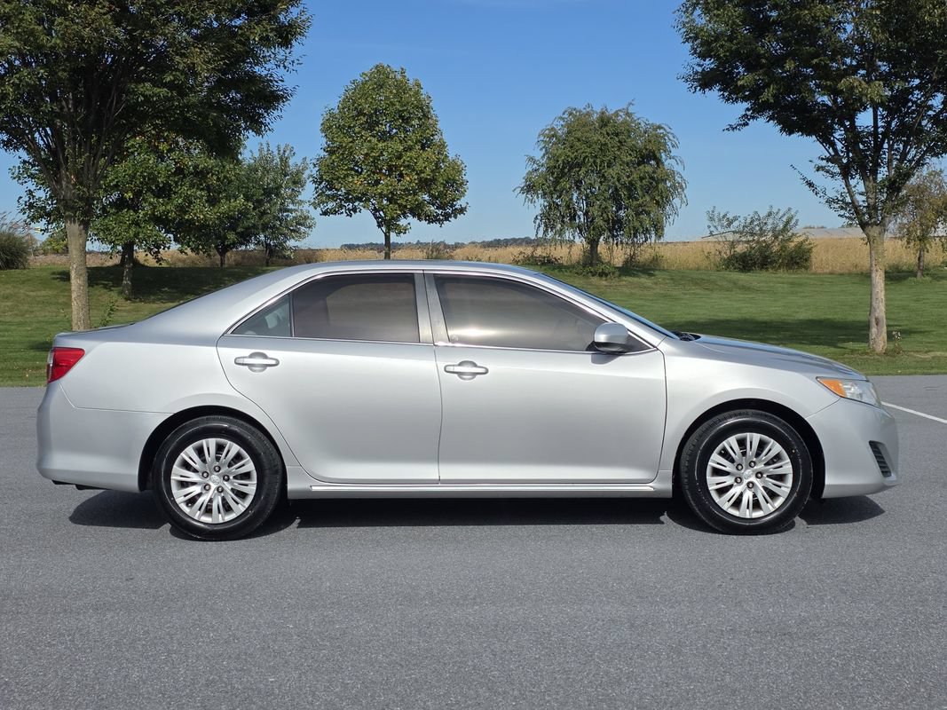 Used 2014 Toyota Camry LE FWD image 7
