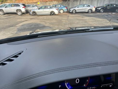 Used 2025 Volkswagen Jetta SE image 34