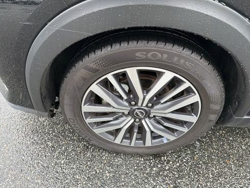 Used 2022 Nissan Kicks SR image 11