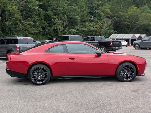 Used 2024 Dodge Charger Daytona R/T w/ Plus Group AWD/4WD image 10