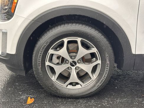 Used 2022 Kia Telluride EX image 22