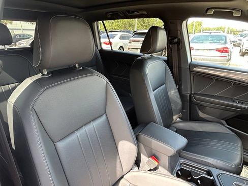 Certified 2023 Volkswagen Tiguan SE R-Line FWD image 44