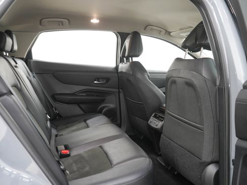 Used 2024 Nissan Ariya AWD image 14