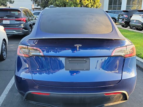Used 2023 Tesla Model Y Performance image 4