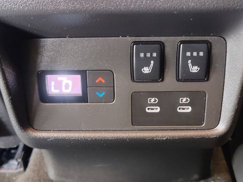 Used 2024 Nissan Rogue Platinum w/ Platinum Premium Package image 36