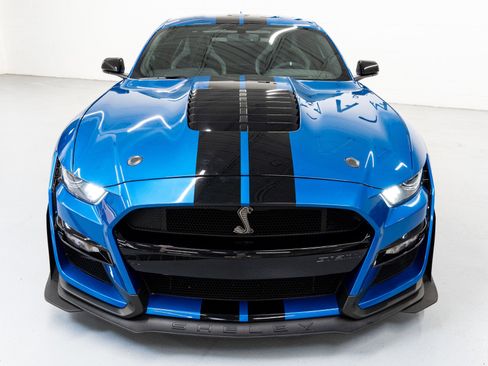 Used 2021 Ford Mustang Shelby GT500 w/ Carbon Fiber Track Pack image 5