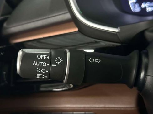 Used 2023 Acura MDX SH-AWD w/ Technology Package image 28