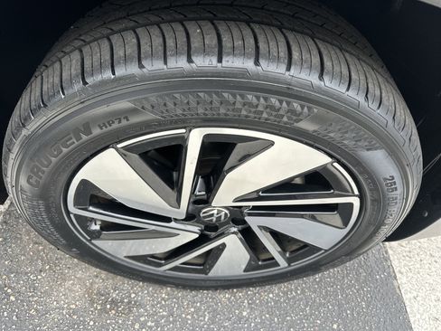 Used 2024 Volkswagen Atlas SEL image 6