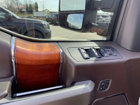 Used 2018 Ford F150 King Ranch w/ Equipment Group 601A Luxury AWD/4WD image 11